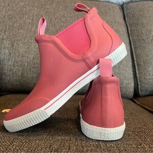 L.L. Bean Women's Wellie Sport Rubber Chelsea Boots ; 7 1/2 size ; rain boots